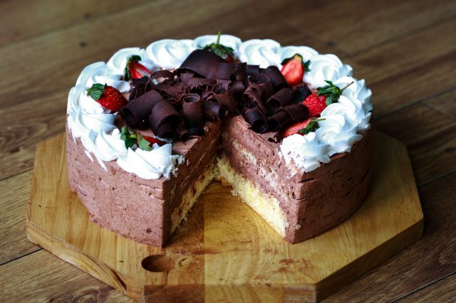 <a href="https://www.pexels.com/photo/photo-of-chocolate-cake-2144200/" target="_blank" rel="noopener">Quang Nguyen Vinh</a> at Pexels