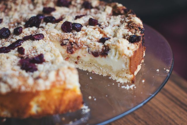 <a href="https://www.pexels.com/photo/white-and-brown-cake-on-plate-213621/" target="_blank" rel="noopener">freestocks.org</a> at Pexels