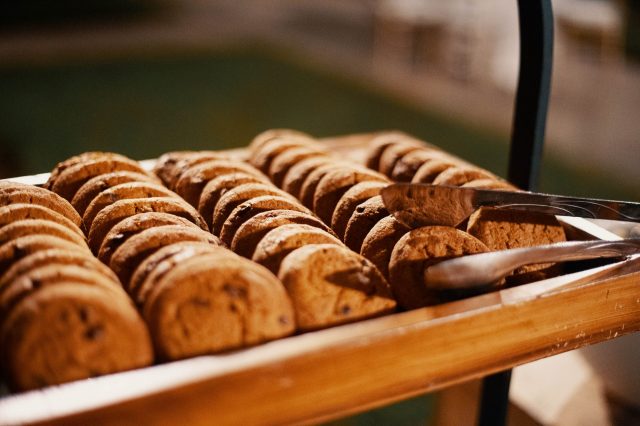 <a href="https://www.pexels.com/photo/selective-focus-photography-of-baked-cookies-with-gray-stainless-steel-tong-1546890/" target="_blank" rel="noopener">Josh Sorenson</a> at Pexels