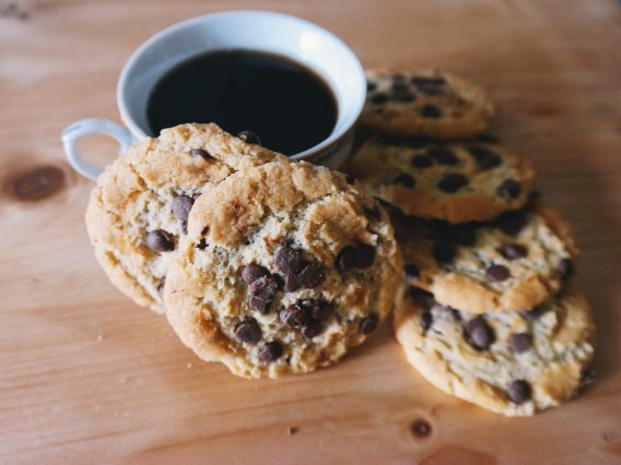 <a href="https://www.pexels.com/photo/caffeine-chocolate-chip-coffee-cookies-189537/" target="_blank" rel="noopener">Brigitte Tohm</a> at Pexels