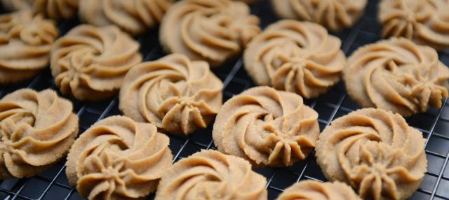 <a href="https://www.pexels.com/photo/cookies-797761/" target="_blank" rel="noopener">Buenosia Carol</a> at Pexels