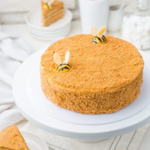 <a href="https://www.pexels.com/photo/cake-on-white-tray-2684556/" target="_blank" rel="noopener">Anna Tukhfatullina Food Photographer/Stylist</a> at Pexels