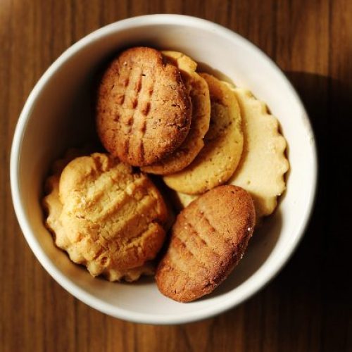 <a href="https://www.pexels.com/photo/biscuits-cookies-cooking-delicious-266706/" target="_blank" rel="noopener">Pixabay</a> at Pexels