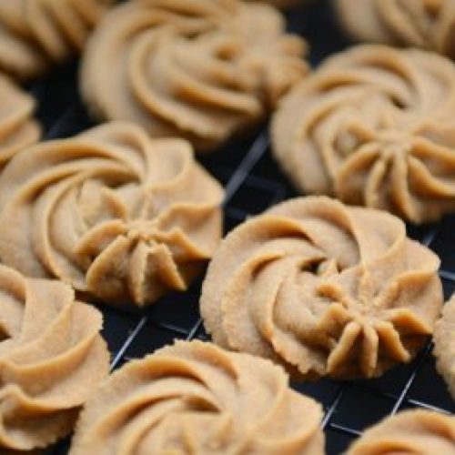 <a href="https://www.pexels.com/photo/cookies-797761/" target="_blank" rel="noopener">Buenosia Carol</a> at Pexels