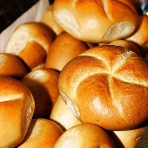 Roll Kaiser Roll Crispy Baked Goods 